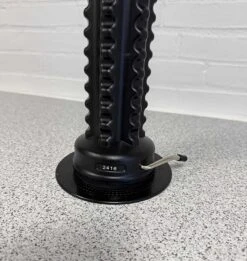 Tilbehør Til Doff N’ Donner – Sort Non-slip Plade