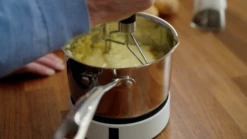 Easy-Up Fastholder – Genopladelig -Danish Care Supply Kmos 13 1